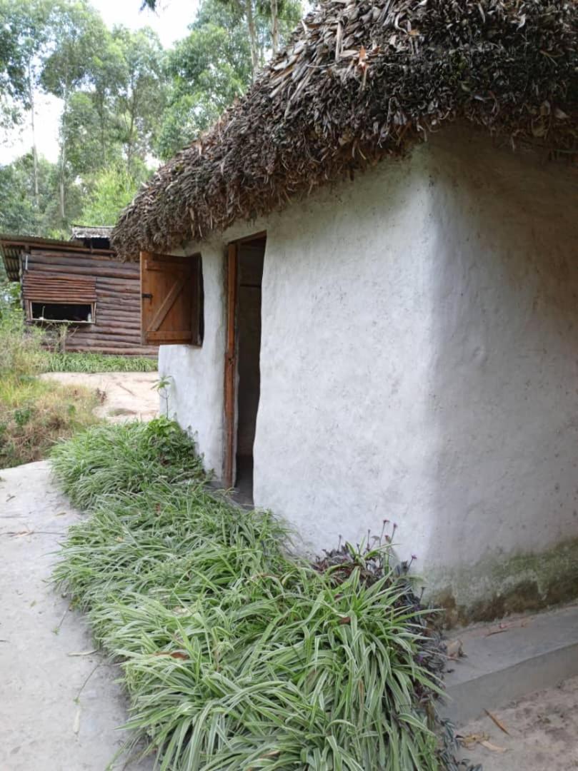Om Hostel Bunyonyi Kabale Esterno foto