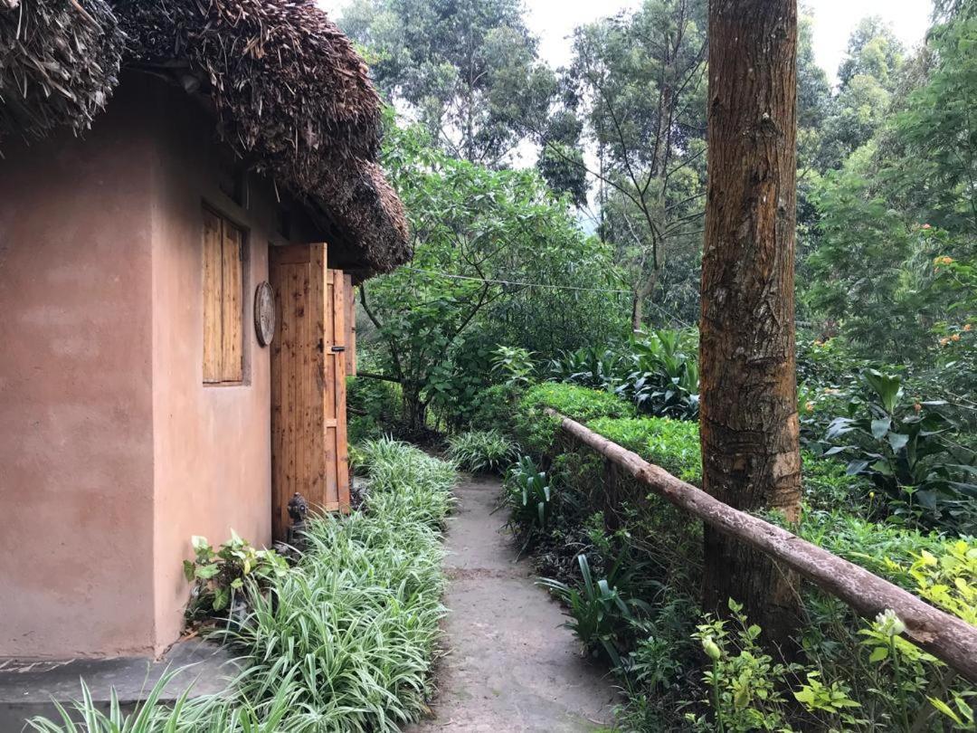 Om Hostel Bunyonyi Kabale Esterno foto