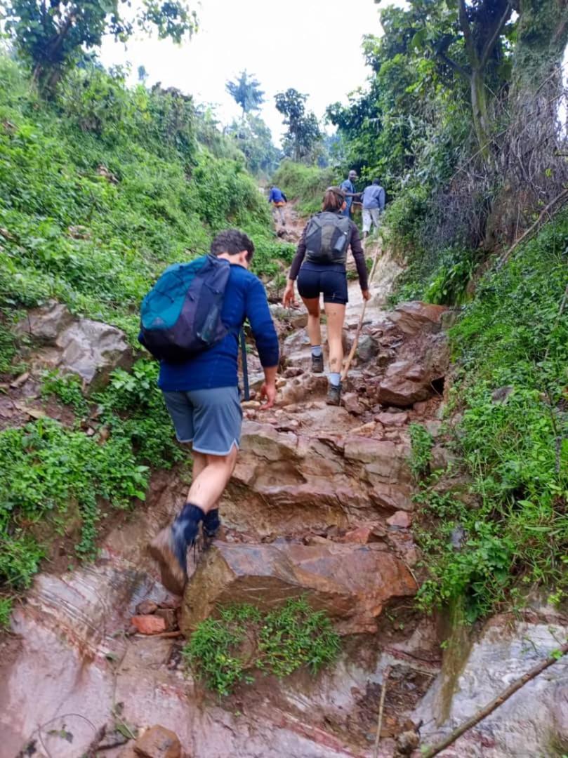 Om Hostel Bunyonyi Kabale Esterno foto